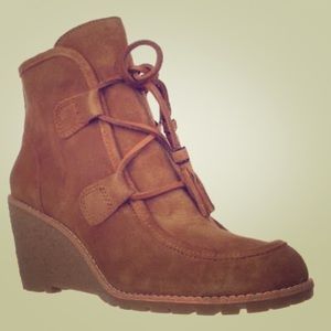 EG Bass & Co Tan Suede Wedge Ankle Booties